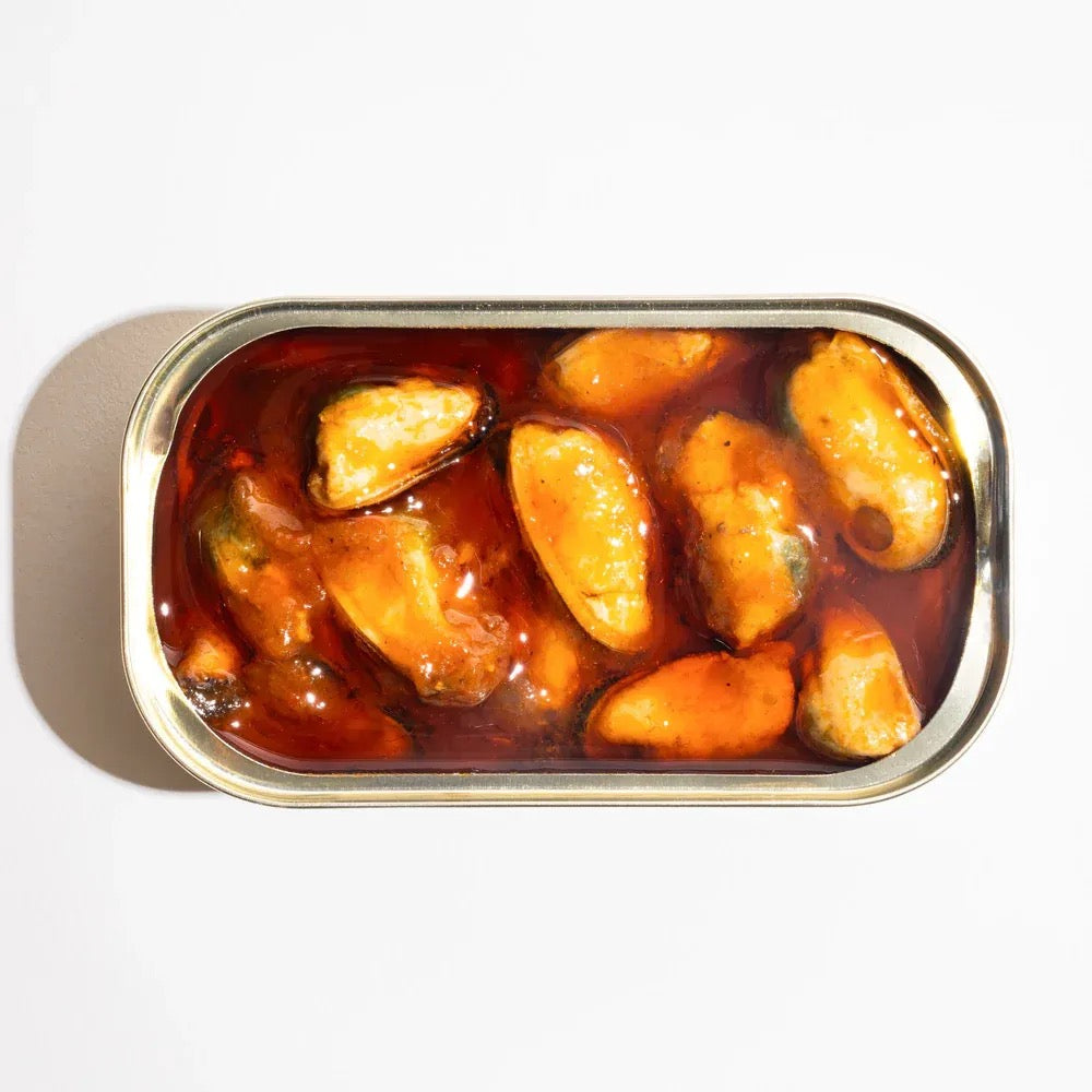 Fishwife Mussels with Sweet Pepper & Garlic